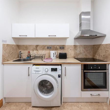 Duke Apartments Eastbourne Bagian luar foto