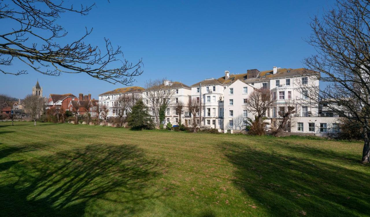 Duke Apartments Eastbourne Bagian luar foto