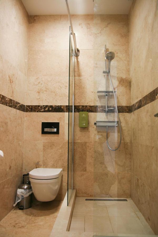 Duke Apartments Eastbourne Bagian luar foto